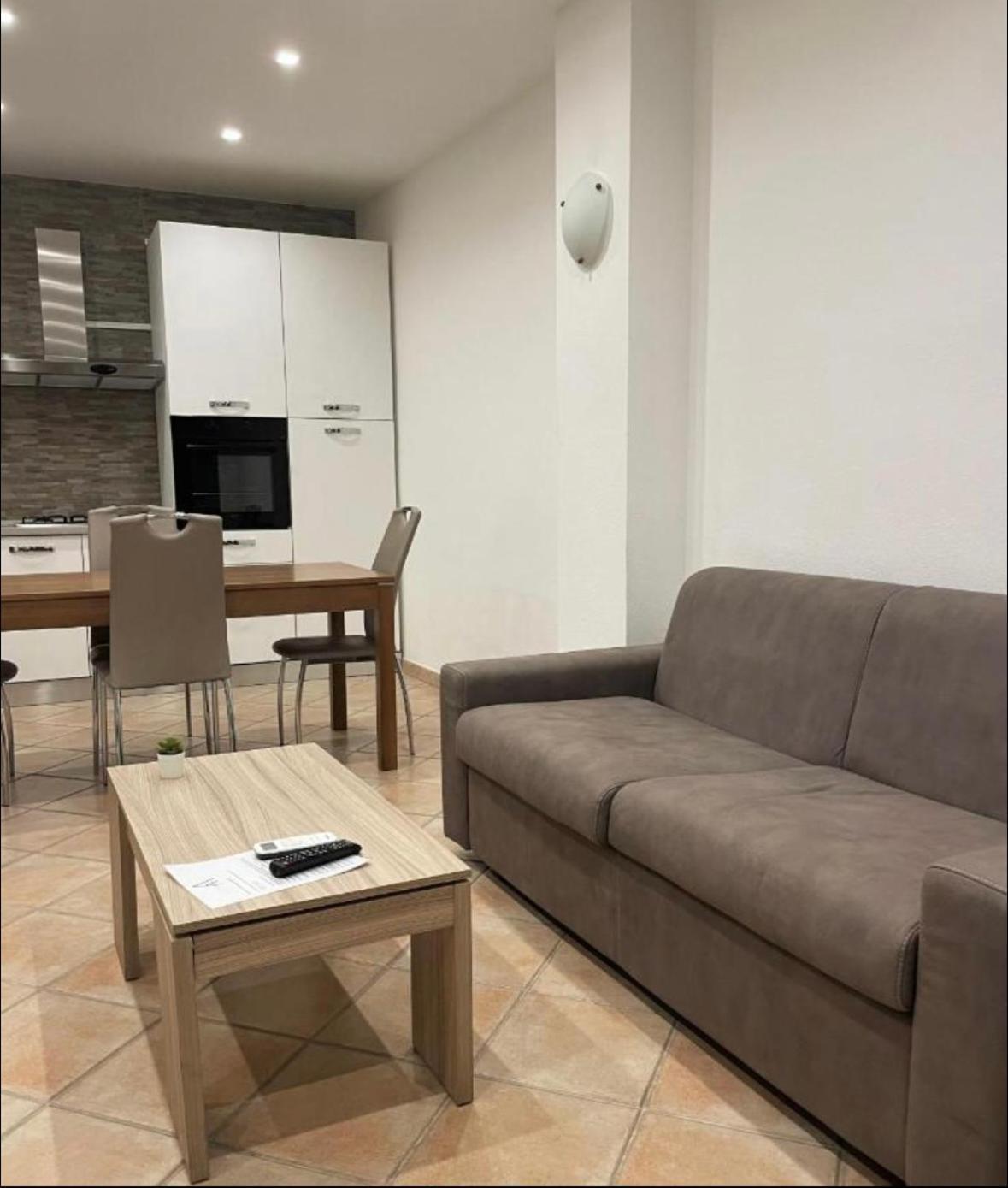 Square Inn Apartment أولبيا المظهر الخارجي الصورة