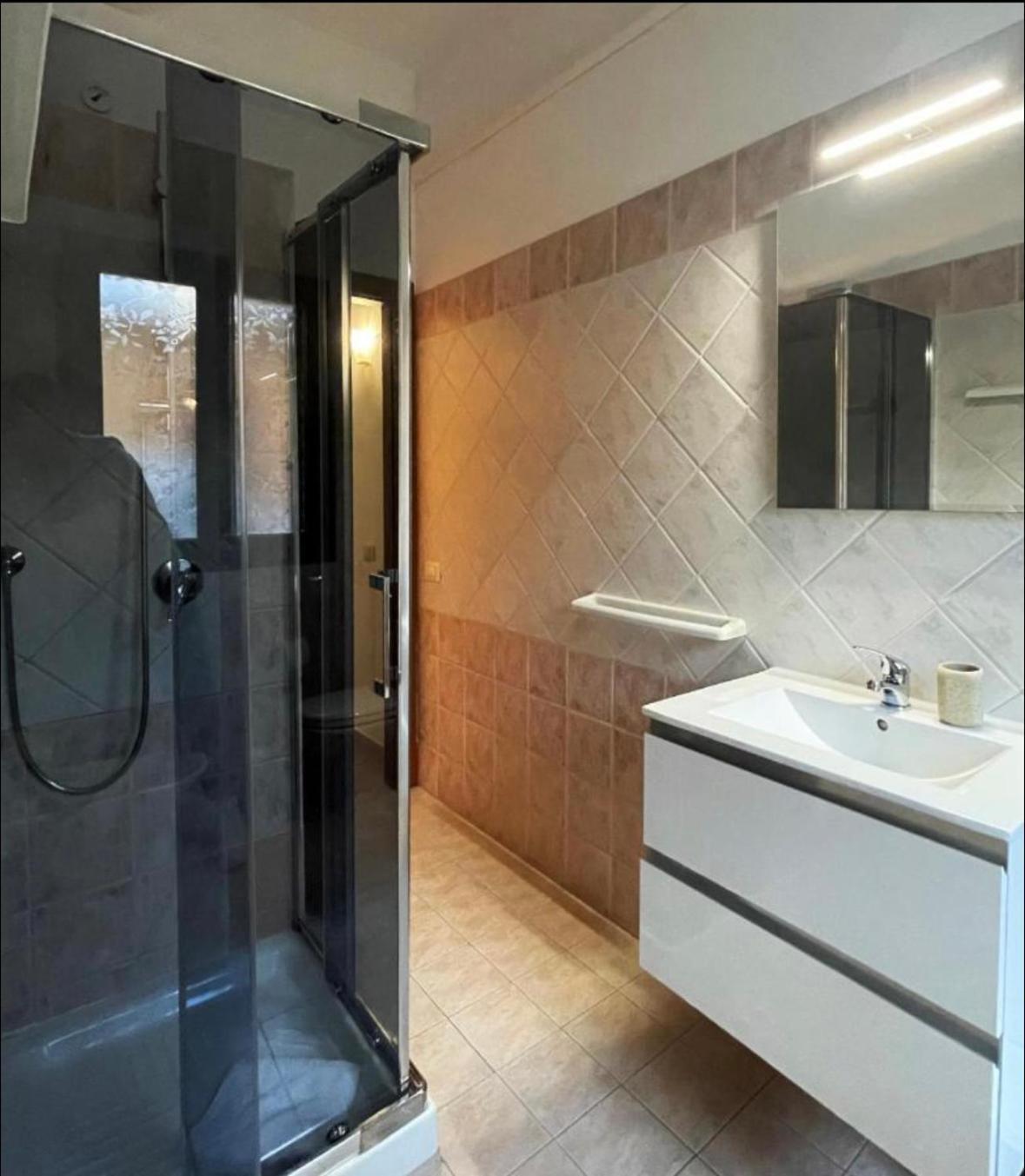 Square Inn Apartment أولبيا المظهر الخارجي الصورة